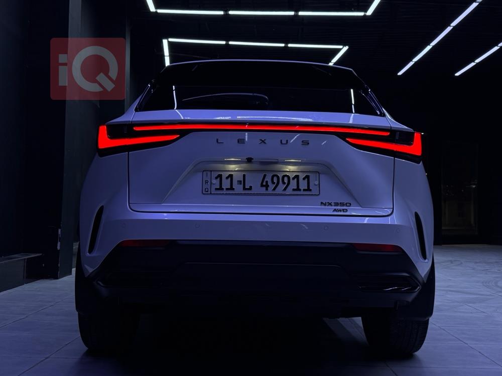 لێکزس NX